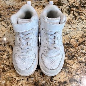 Nike high top boys basketball shoes sneakers size 11c barely worn white